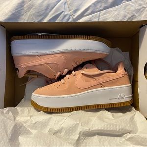 Nike Air Force 1 Sage Low